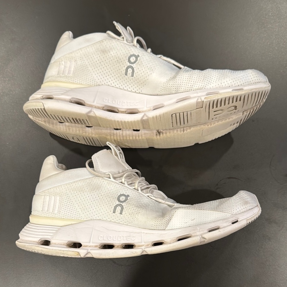 On Running White Cloudnova